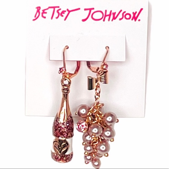 New Betsey Johnson Rose Mismatch Drop Earr… - Picture 8 of 9